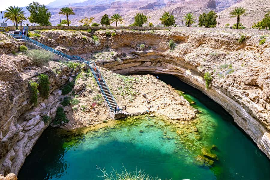 Muscat: Southern Treasures & Wadi Shab Tour with Audio Guide - Key things that make this day trip worth it