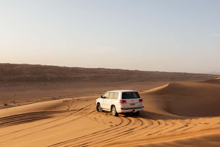 Muscat: Wadi Bani Khalid Oasis & Oman Desert Tour - Pickup and transport: why comfort on the road matters here