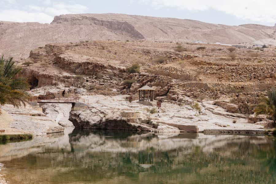 Muscat: Wadi Bani Khalid Oasis & Oman Desert Tour - Guides: why the day often lives or dies on the driver