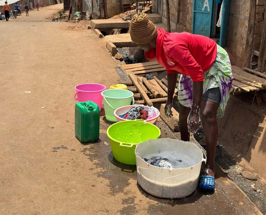 Nairobi: Explore Kibera Slum with Local Guides - Curio and Souvenir Shop Stop: Fair Prices and No Bargaining