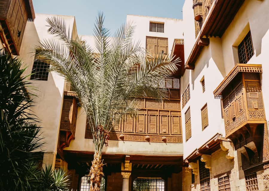 Old Cairo Guided Walk Tour: History, Culture & Street Bites - Al-Hakim Mosque: Fatimid scale and a calmer courtyard pause