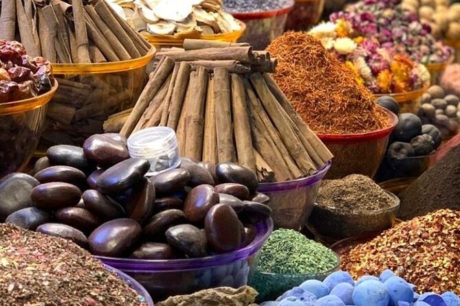 Old Dubai tour: Local Market, Tasting, Dubai creek with Abra ride - Coins Museum + Grand Bur Dubai Masjid: quick lessons with big visual payoff