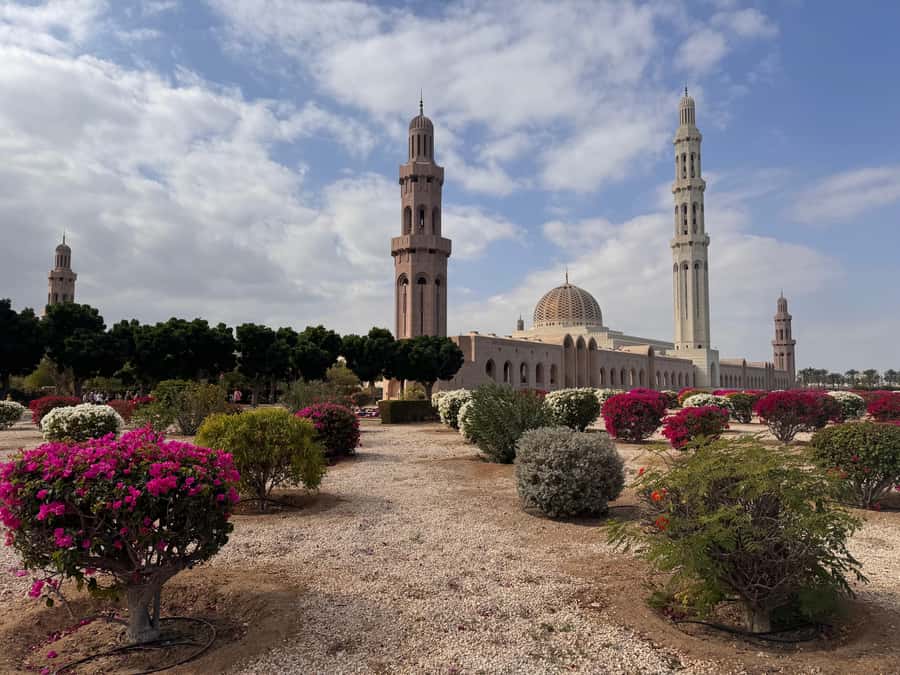 Oman: Private Muscat City Tour With Pick-up/ Drop-off - Sultan Qaboos Grand Mosque: where the details do the talking