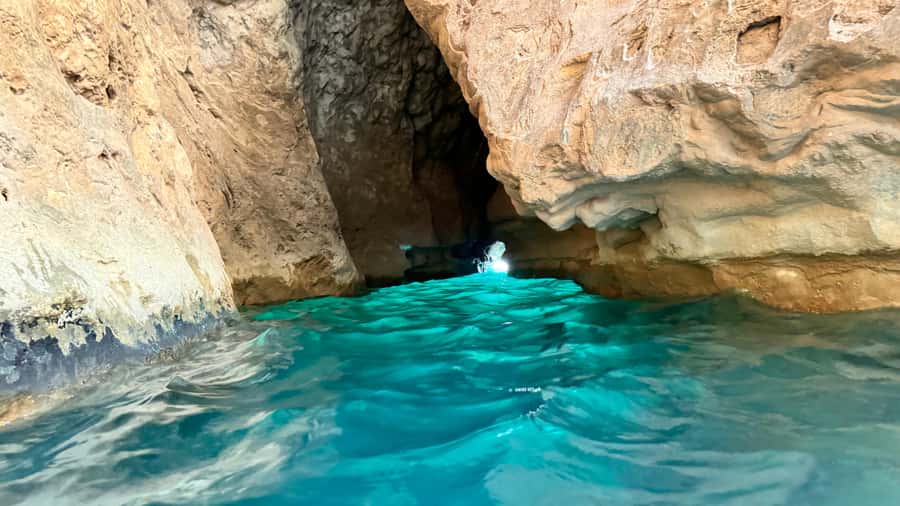 Oman’s Hidden Gems: Wadi Shab & Bimmah Sinkhole - Getting There from Muscat: Ride Comfort and What to Expect
