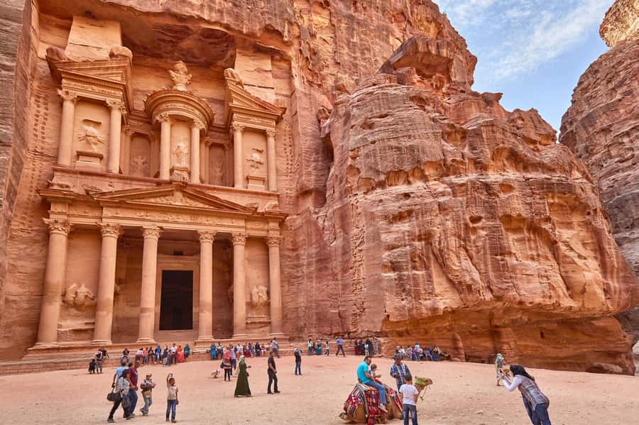 Petra & Wadi Rum: Full Day Private Tour with Hotel Pickup - Wadi Rum 4x4 safari: the terrain that looks unreal from the ground