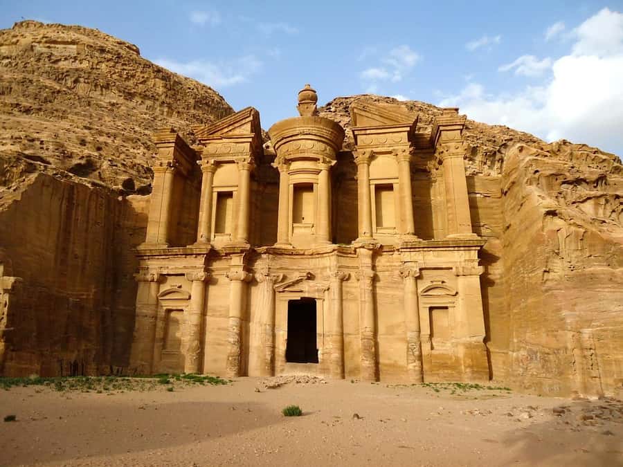 Petra & Wadi Rum: Full Day Private Tour with Hotel Pickup - Who this tour suits best (and who should think twice)