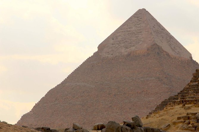 Private Day Tour Giza Pyramids, Sphinx, Memphis, and Saqqara - Memphis: Statues, City Energy, and the Alabaster Sphinx