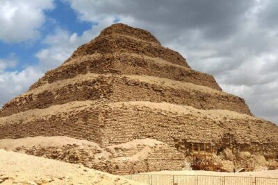 Private Full-Day Tour to Giza Pyramids,Sphinx,Memphis, and Saqqara - Pyramids of Giza: Watching the Giants Up Close (and Outside)