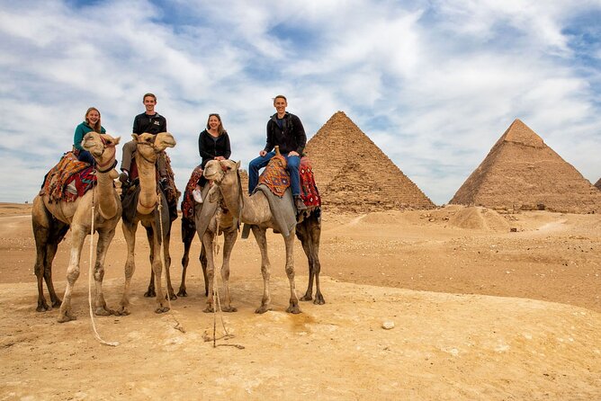Private Full-Day Tour to Giza Pyramids,Sphinx,Memphis, and Saqqara - Local Lunch in a Real Egyptian Restaurant