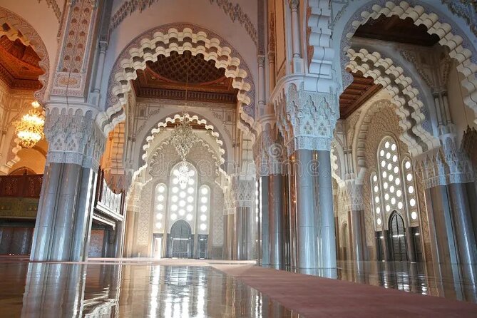 Private Guided Tour of Casablanca Including Mosque Entrance - Muhammad V Square and the Pigeon Show: A Small Stop With Big Personality