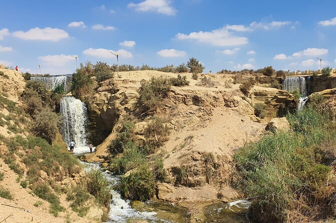 Private tour El Fayoum Oasis and Wadi Rayan waterfall from Cairo - Stop 3: Tunis pottery village lunch (and what to expect)