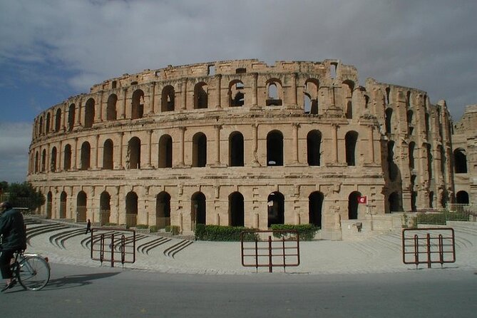 Private Tour to Kairouan, El Jem & Monastir from Tunis_hammamet - Medina free time: souks, Les Mekroudhs, and carpet craft