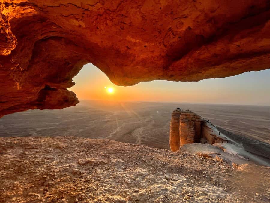 Riyadh: Edge Of The World and Bats Cave Tour by 4x4 - Key highlights worth your attention