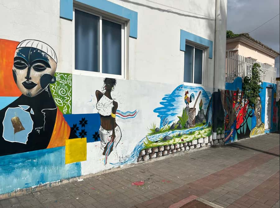 Santiago: Landscapes, Street Art, and Markets Day Trip - Tarrafal beach and grilled seafood: your real downtime