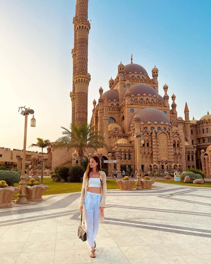 Sharm El Sheikh City Tour: Old Market, Mosque & Farsha Café - Al Sahaba Mosque: modern design with Fatimid roots, plus Ramadan limits
