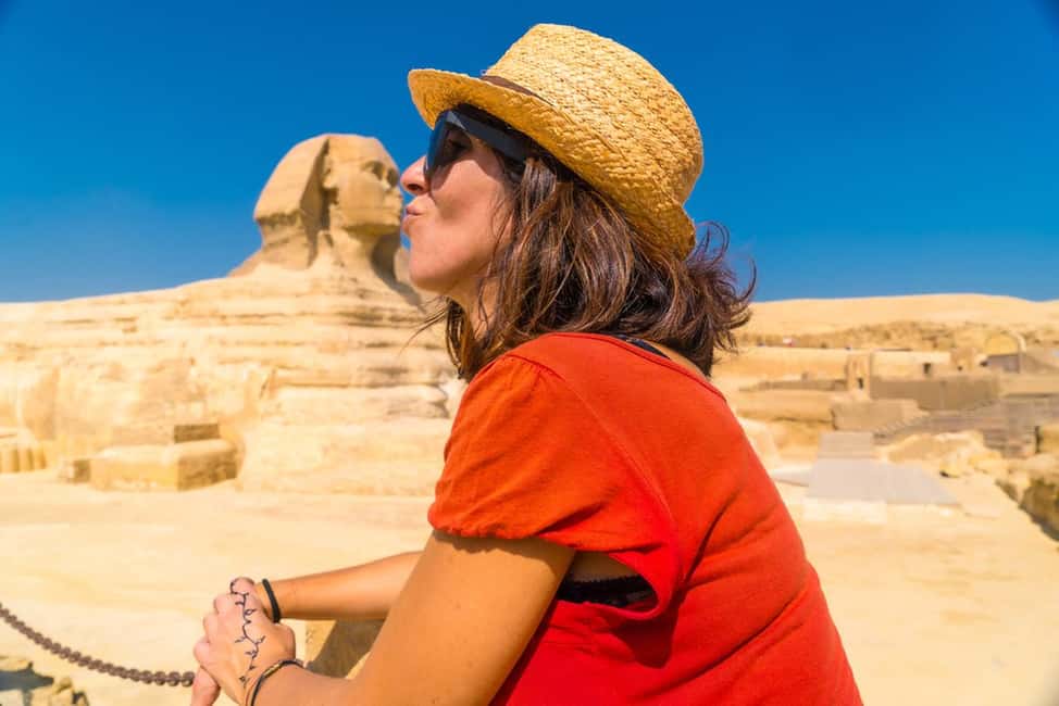 Sharm El-Sheikh: Full-Day Tour of Cairo and Pyramids by Bus - First stop: Giza Plateau with an Egyptologist guide