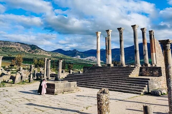 Small-Group Full-Day Meknes, Volubilis and Moulay Idriss Zerhoun Tour from Fez - Meknes Medina: gates, stables, attics, and that long stroll feeling