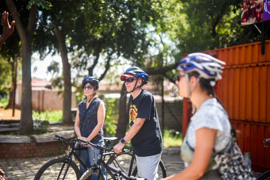 Soweto: Guided Bicycle Tour with Lunch - Vilakazi Street: Mandela House and Tutu House in one strong corridor