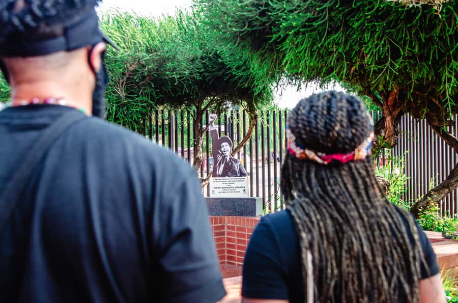 Soweto: Walking Tour with a Local Guide and Lunch - Safety, respect, and how to get more than photos