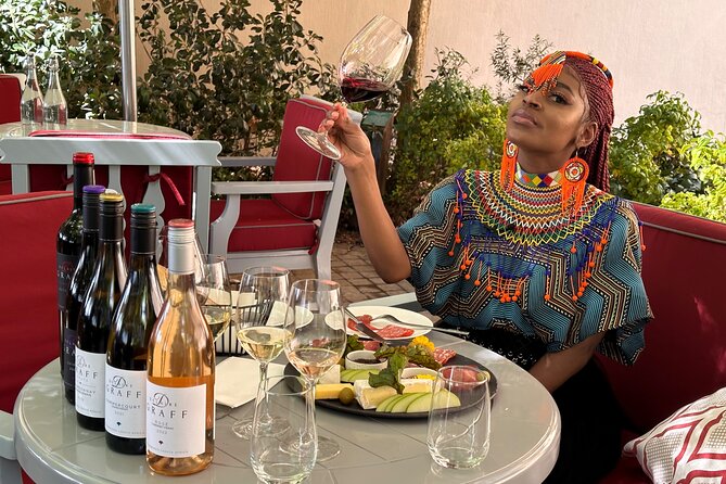 Stellenbosch & Franschhoek 20 Wine Tasting + Lunch Shared Tour - A full-day Cape Winelands route that’s actually built for your day