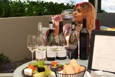 Stellenbosch & Franschhoek 20 Wine Tasting + Lunch Shared Tour - Pickup timing and the shared minibus reality