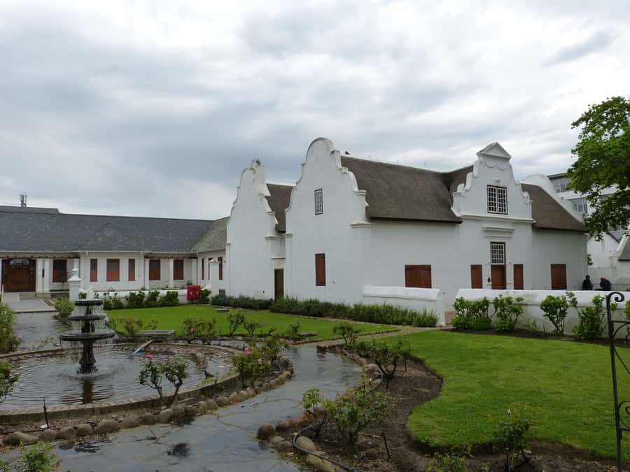 Stellenbosch: Guided Historical Walking Tour - A walking tour that gives Stellenbosch context fast