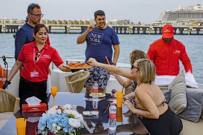 Superyacht Experience in Dubai with Dinner and Live Music - Service style: friendly crew, solid hosting, and smooth flow