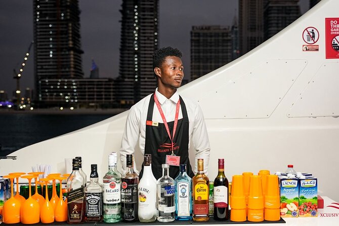 Superyacht Experience in Dubai with Dinner and Live Music - Value check: why $126 can make sense for what you get