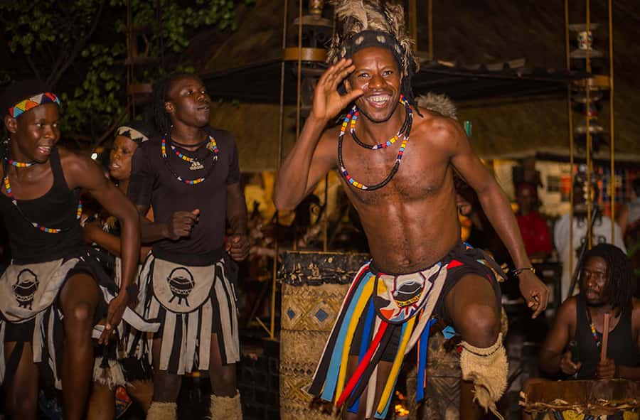 Victoria Falls: Boma Dinner and Drum Show - The 4-Course Meal Flow: Starter, Campfire Soup, Salad Bar, Braai Buffet