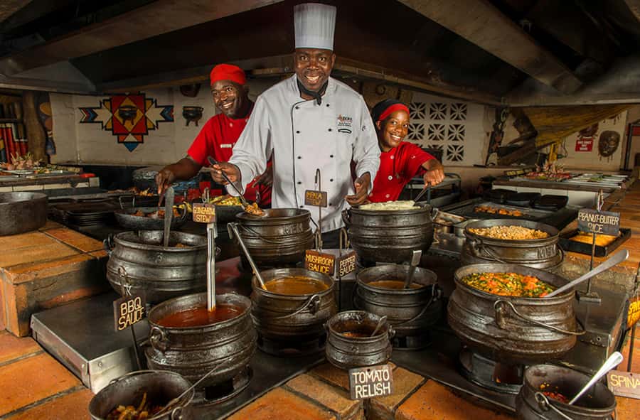 Victoria Falls: Boma Dinner and Drum Show - Arrival Rituals: Chitenge Wrap and Face Paint