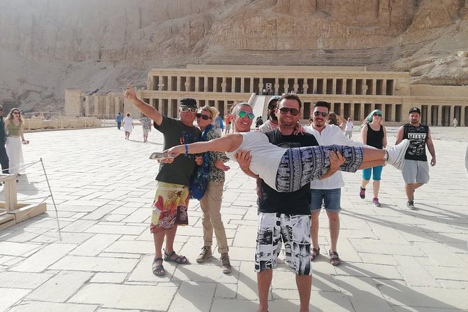 VIP Luxor Day Tour from Hurghada, Small group the top operator - Colossi of Memnon: Quick, Iconic, and Worth the Turn