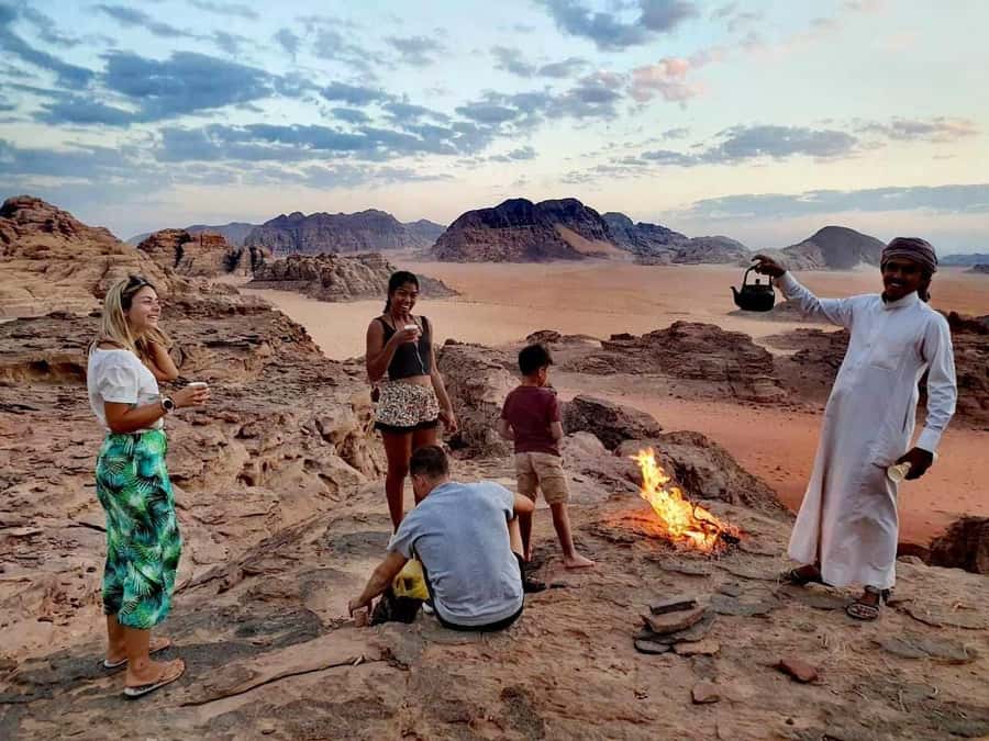 Wadi Rum: Morning or Sunset Jeep Tour - Wadi Rum by Jeep in 4 Hours: How This Half-Day Tour Works