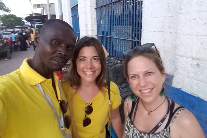 Walking Tour Through Old Town Mombasa and Fort Jesus - Old Town Mombasa on foot: fish market, Old Port, Hindu temple, and Akamba handicrafts