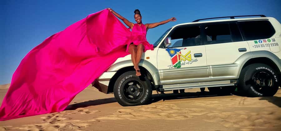 Walvis Bay and Sandwich Harbour Tour - Sandboarding in the dunes: fun, but request it early