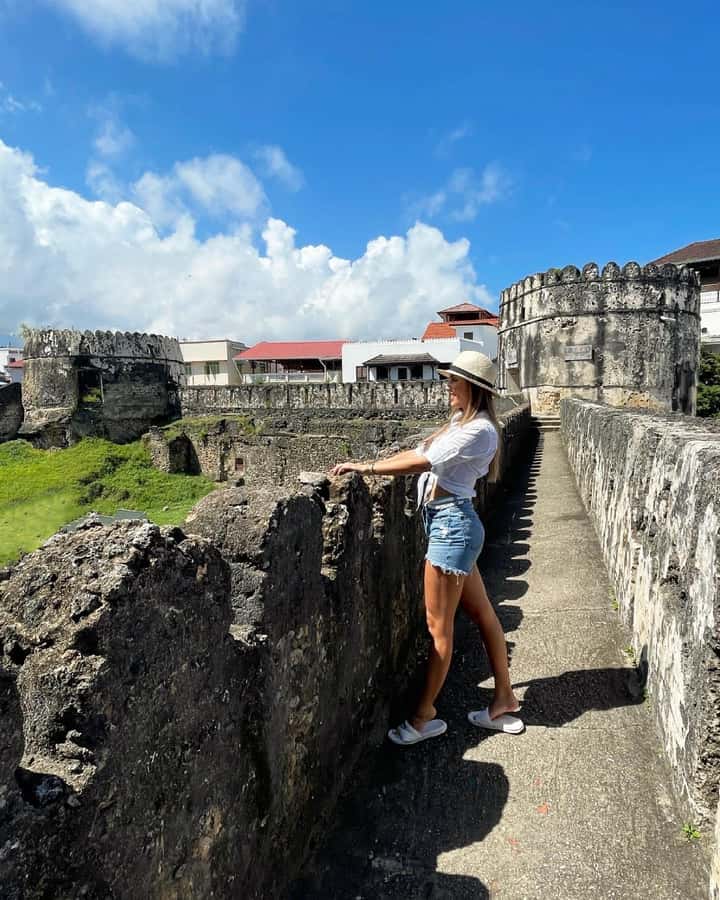 Zanzibar: 3 Hours Private Stone Town walking Tour with Guide - Old Fort and the Doorways: Reading Stone Town Like a Map