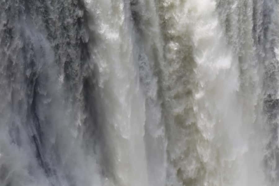 Zimbabwe & Zambia: Guided Tour of the Falls from Both Sides - Why seeing Victoria Falls from both Zimbabwe and Zambia changes everything